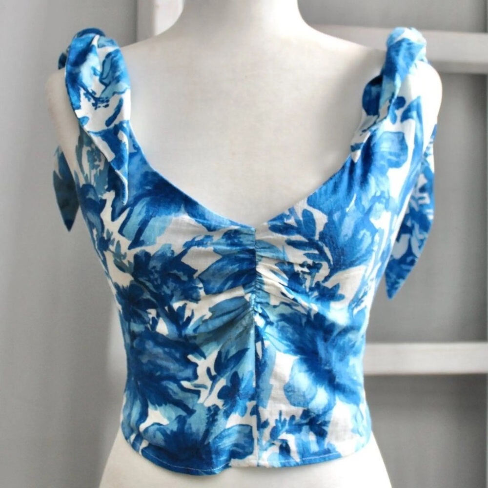 Zara Blue Floral Crop Top
